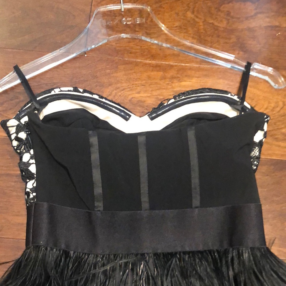 đź–¤Bebe Feather Dressđź–¤ - Picture 4 of 5